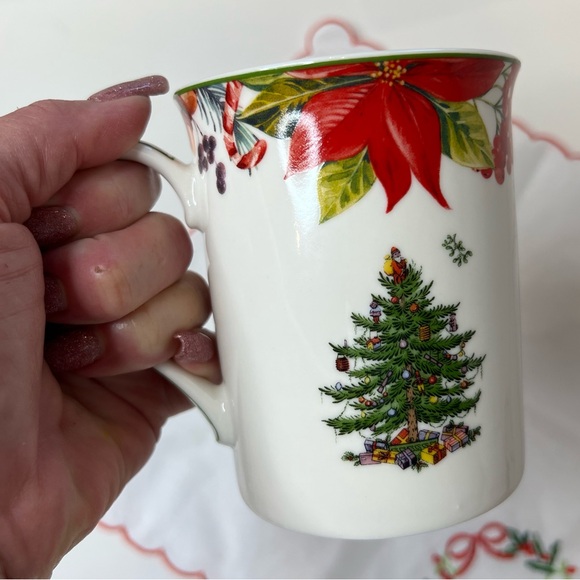 Spode Holiday Mugs with Christmas Tree Poinsettia set of two 12oz Discontinued - Picture 2 of 6